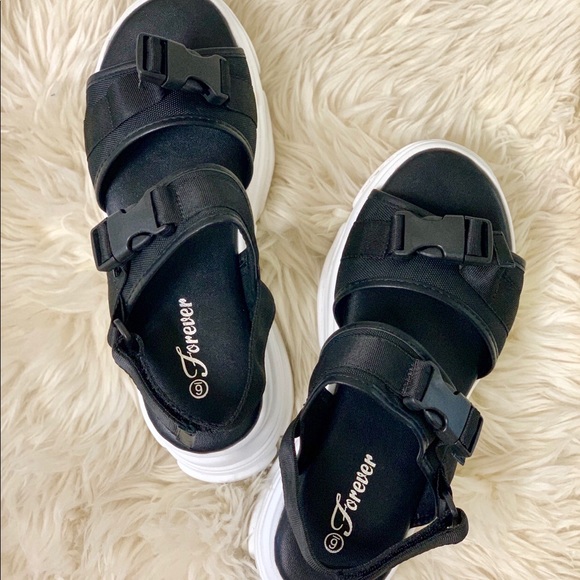 “Sporty” Buckle Platform Sandals - Black - Picture 4 of 8